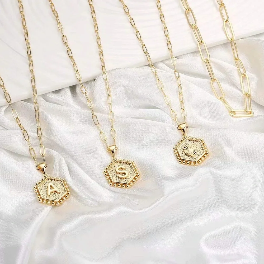 ::✨Delicate [GOLD] Layered Initial Necklace Set - Picture 2 of 12